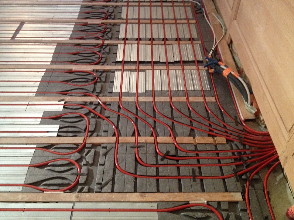 Installation plancher chauffant sec dans bâti ancien (16ème siècle) Installation plancher chauffant sec dans bâti ancien (16ème siècle)