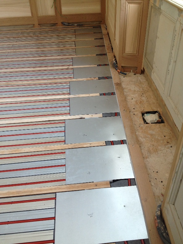 Diffuseurs plancher chauffant sec dans bâti ancien (16ème siècle) Diffuseurs plancher chauffant sec dans bâti ancien (16ème siècle)